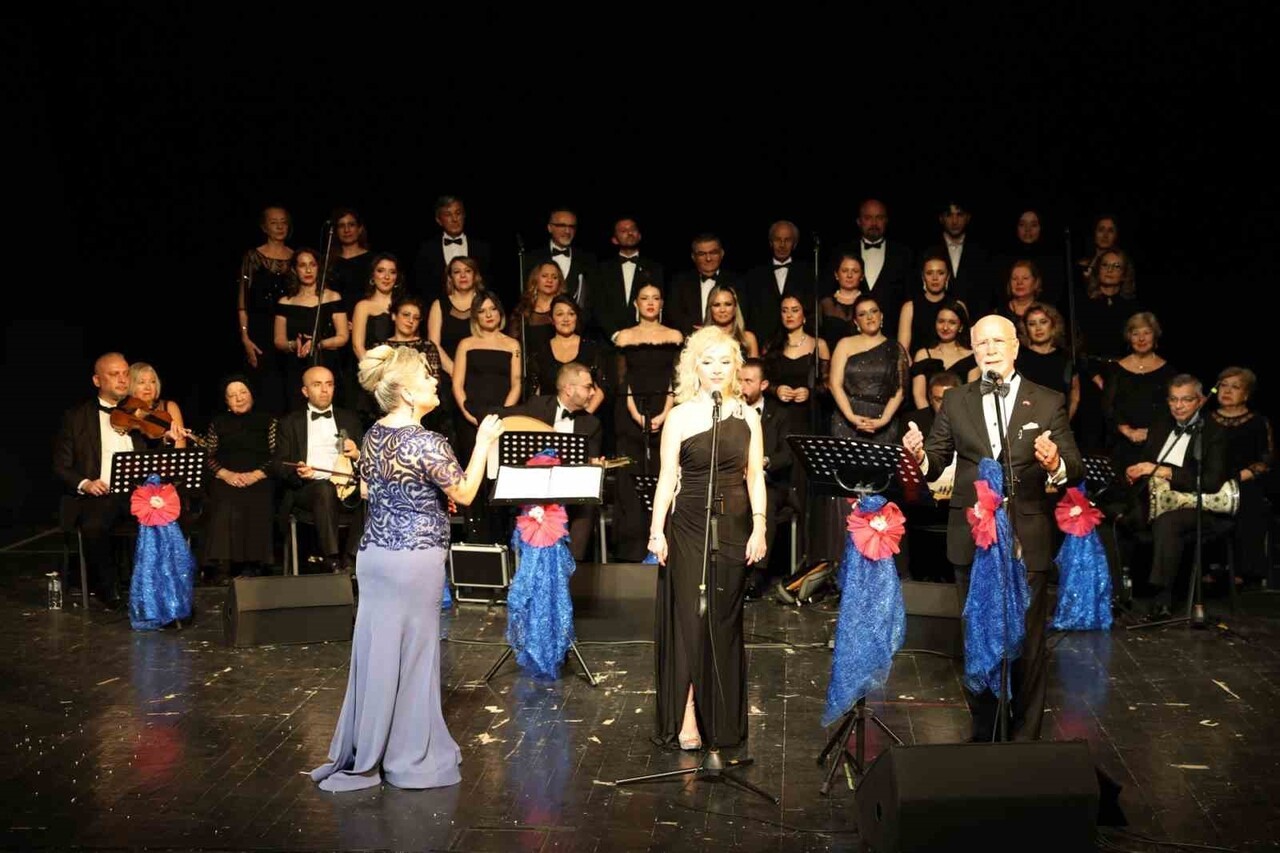 NİLÜFER BELEDİYESİ TÜRK SANAT MÜZİĞİ KOROSU, ŞEF FİLİZ BAŞIBÜYÜK YÖNETİMİNDE VERDİĞİ "BENZERSİZ...