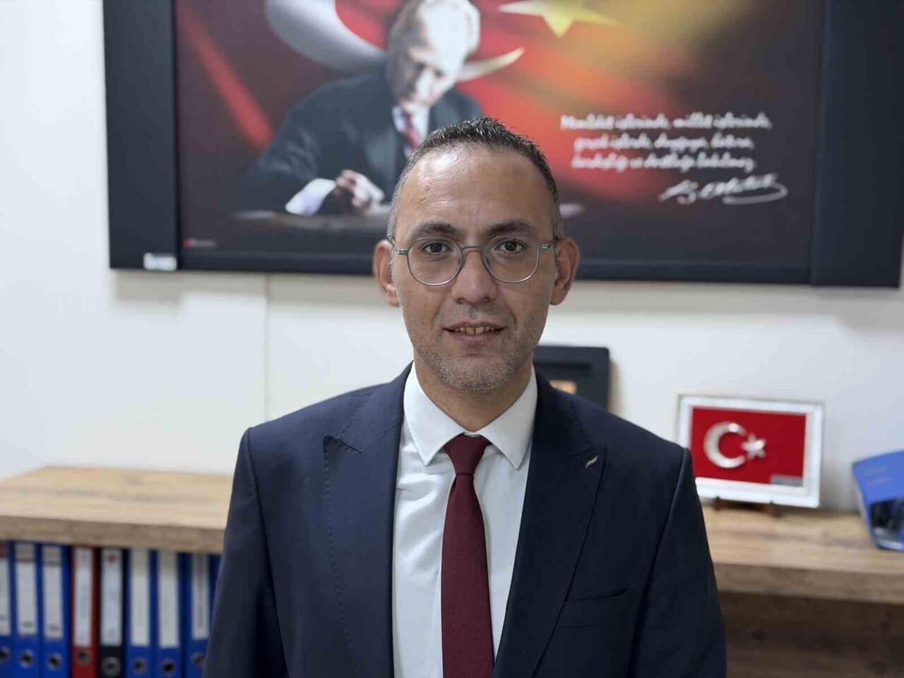 OĞUK HAVALARDA DIŞARI ÇIKARKEN KALIN GİYİNİLMESİ VE SU TÜKETİMİNİN ÖNEMİNİ VURGULAYAN...