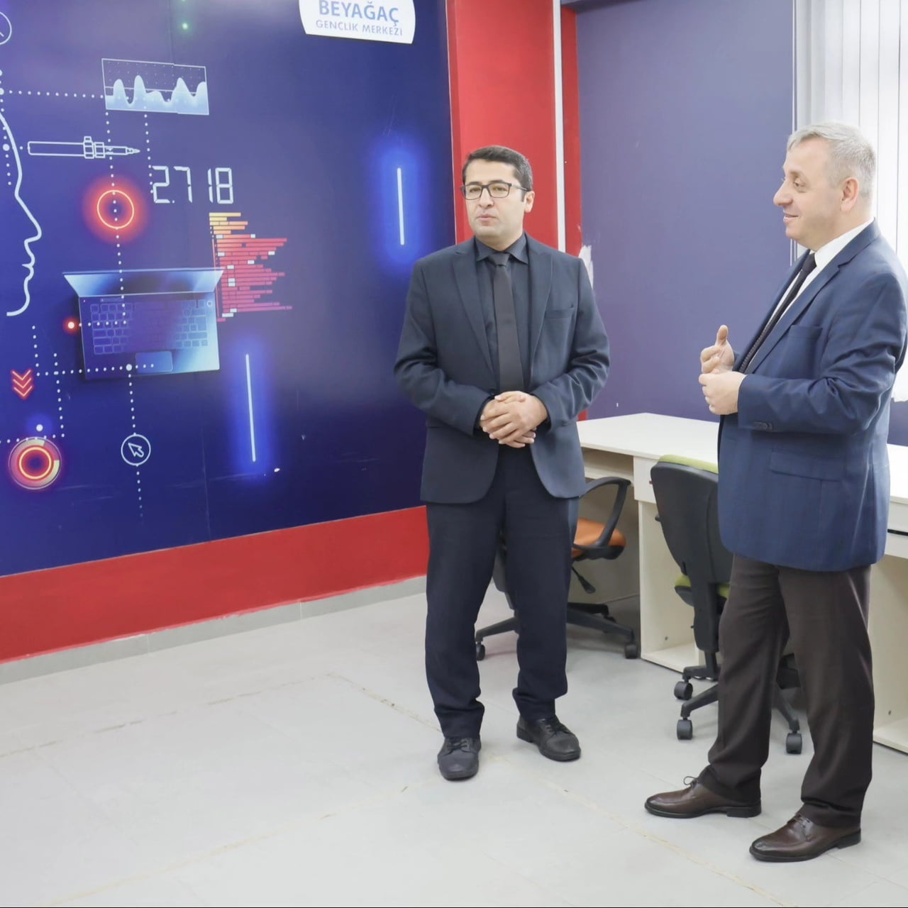 ÖMER YASİN KOCALAR ,(SOLDA)