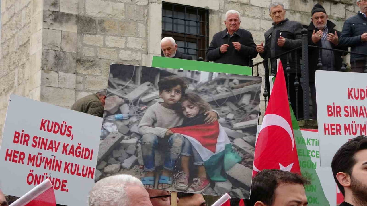 ORDU'DA, İSRAİL'İN FİLİSTİN'E UYGULADIĞI ZULME TEPKİ ÇEKMEK İÇİN ÇEŞİTLİ SİVİL TOPLUM...