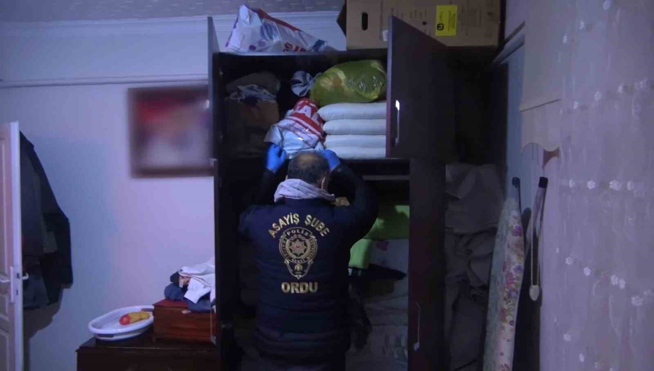 ORDU'DA POLİS EKİPLERİ TARAFINDAN DÜZENLENEN CHANGE ARAÇ OPERASYONU KAPSAMINDA GÖZALTINA ALINAN 10...