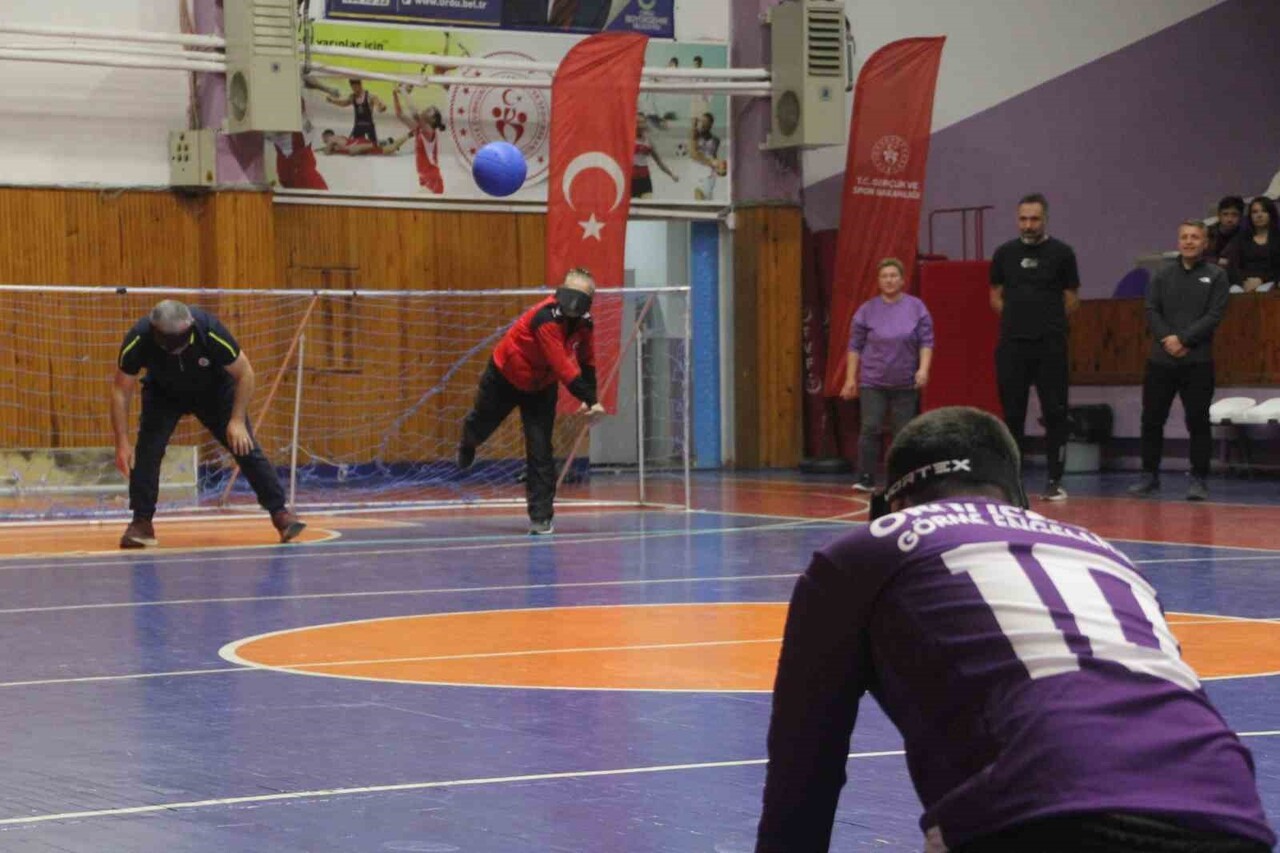 ORDUSPOR GÖRME ENGELLİLER SPOR KULÜBÜ İLE PROTOKOL ÜYELERİ ARASINDA GOALBALL FARKINDALIK MAÇI...