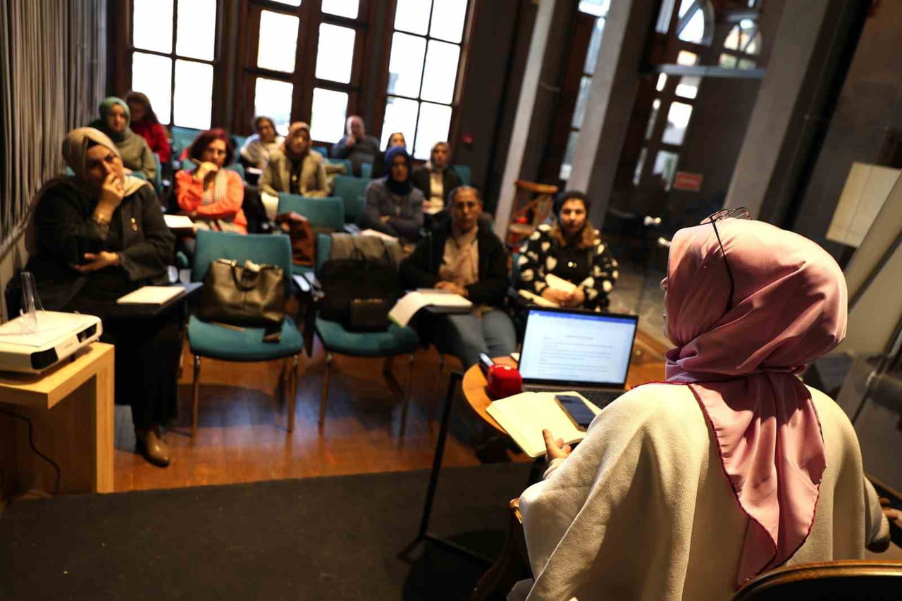 OSMANGAZİ BELEDİYESİ’NİN GELECEĞİN ÖYKÜ YAZARLARINI YETİŞTİRMEK İÇİN DÜZENLEDİĞİ  "ÖYKÜ YAZMA...