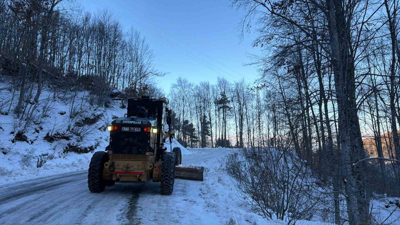 OSMANGAZİ BELEDİYESİ, OLUMSUZ HAVA KOŞULLARININ ULAŞIMI AKSATMAMASI VE SÜRÜCÜ GÜVENLİĞİNİN...