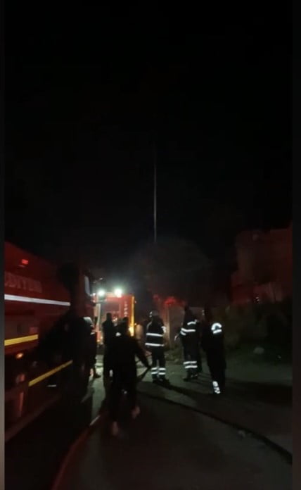 OSMANİYE'DE BİR EVDE ÇIKAN YANGIN, İTFAİYE EKİPLERİNİN MÜDAHALESİYLE SÖNDÜRÜLDÜ. OLAYDA YARALANAN...