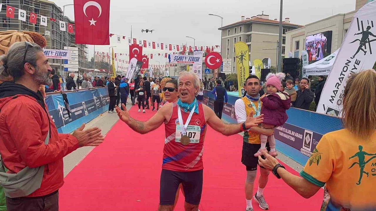 OSMANİYE ULUSLARARASI YARI MARATONU RENKLİ GÖRÜNTÜLERE SAHNE OLDU