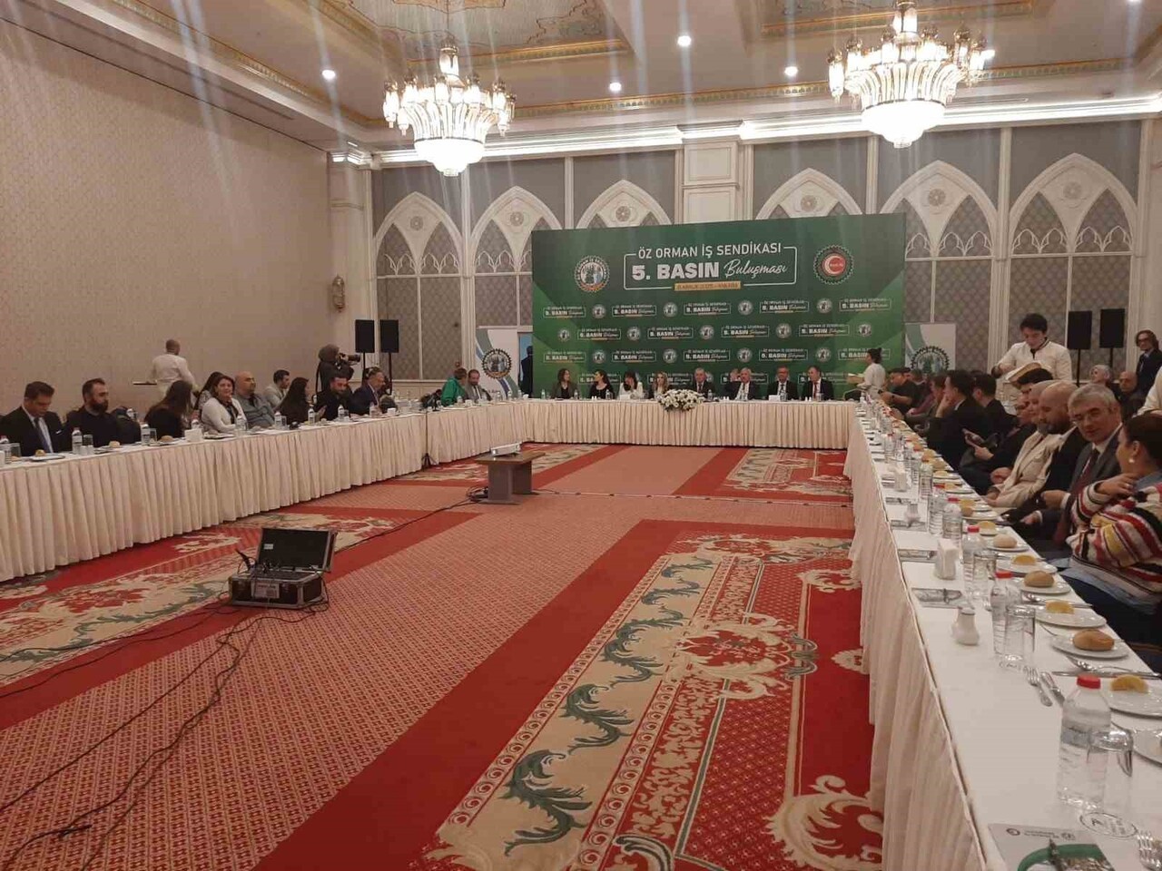 ÖZ ORMAN İŞ SENDİKASI VE MUHABİRLER DERNEĞİ ARASINDA İMZALANAN PROTOKOLLE PEK ÇOK BASIN KURULUŞU...