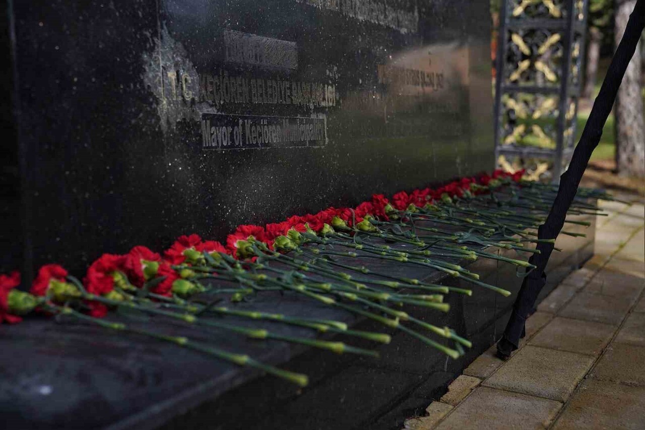 PAKİSTAN'IN PEŞAVER KENTİNDE BULUNAN ORDU HALK OKULU'NA (ARMY PUBLİC SCHOOL) TEHRİK-İ TALİBAN...