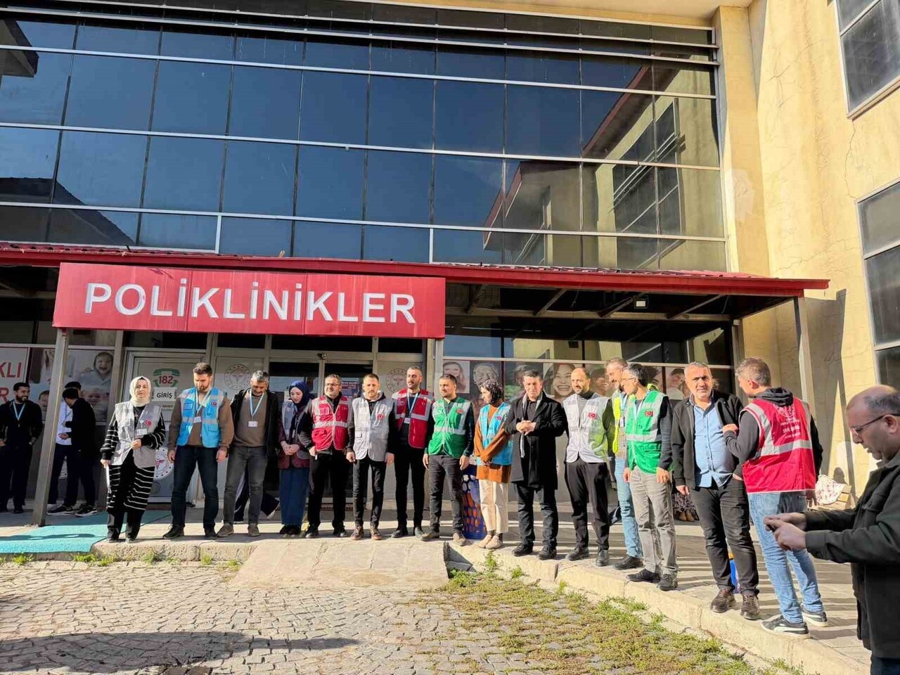 PATNOS AĞIZ VE DİŞ SAĞLIĞI MERKEZİNDE GERÇEĞİ ARATMAYAN YANGIN TATBİKATI