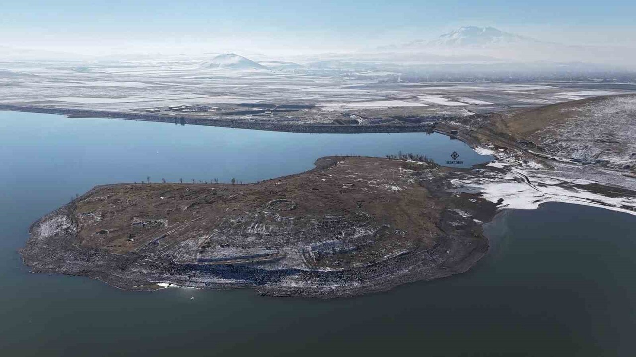 PATNOS BARAJI, SOĞUK HAVAYA RAĞMEN SUNDUĞU EŞSİZ MANZARASIYLA GÖRENLERİ BÜYÜLEDİ. BÖLGEYE HÂKİM...