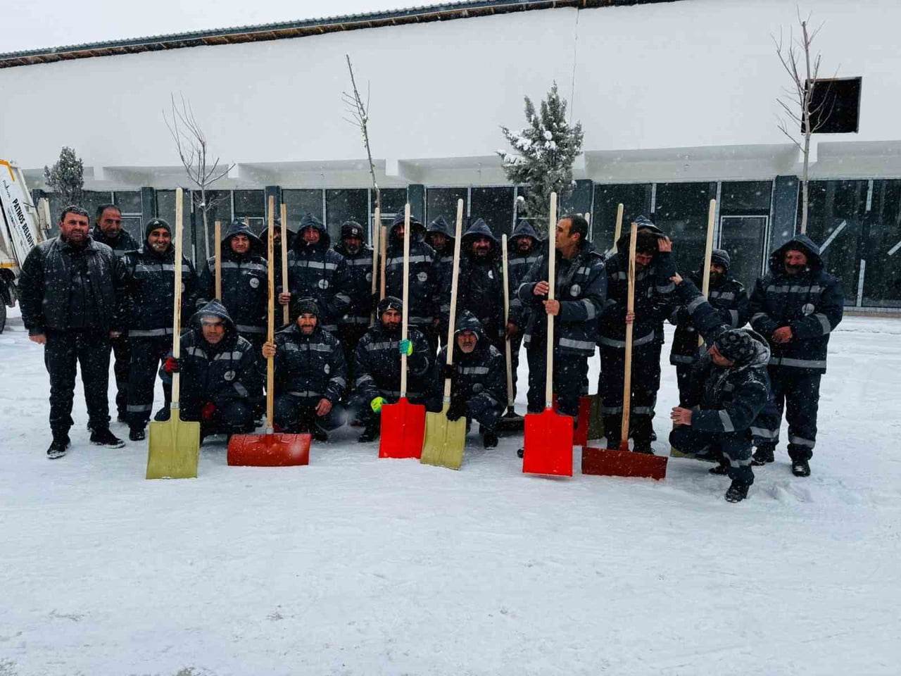 PATNOS BELEDİYESİ’NDEN KARLA MÜCADELEDE YOĞUN MESAİ