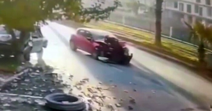 POLİS MEMURUNU ARACINDAN EŞYA İNDİRDİĞİ SIRADA ÇARPARAK YARALAYAN ŞAHIS, KAZANIN ARDINDAN POLİSİN...