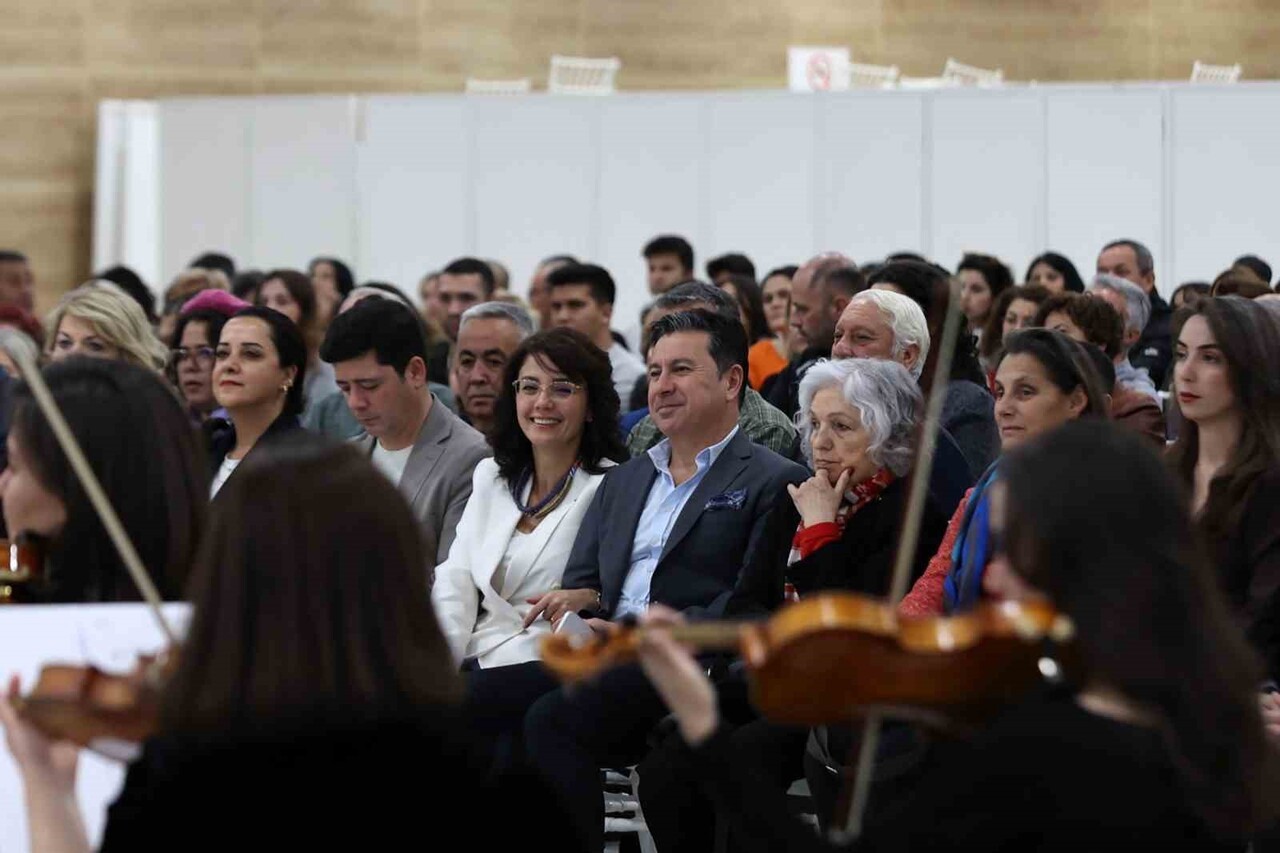 PROF. DR. TÜRKAN SAYLAN KONSER VE SÖYLEŞİYLE ANILDI