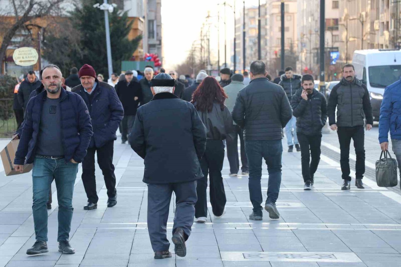 PROF. DR. VEHBİ ÜNAL, SANAYİLEŞME, BİREYCİLİĞİN YÜKSELİŞİ VE EKONOMİK ZORLUKLARIN AİLE YAPISINI...