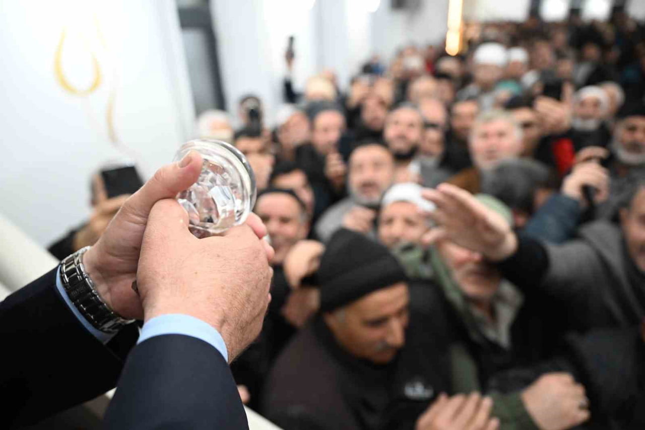 PROGRAMDA SAKAL-I ŞERİF DE ZİYARETE AÇILDI.