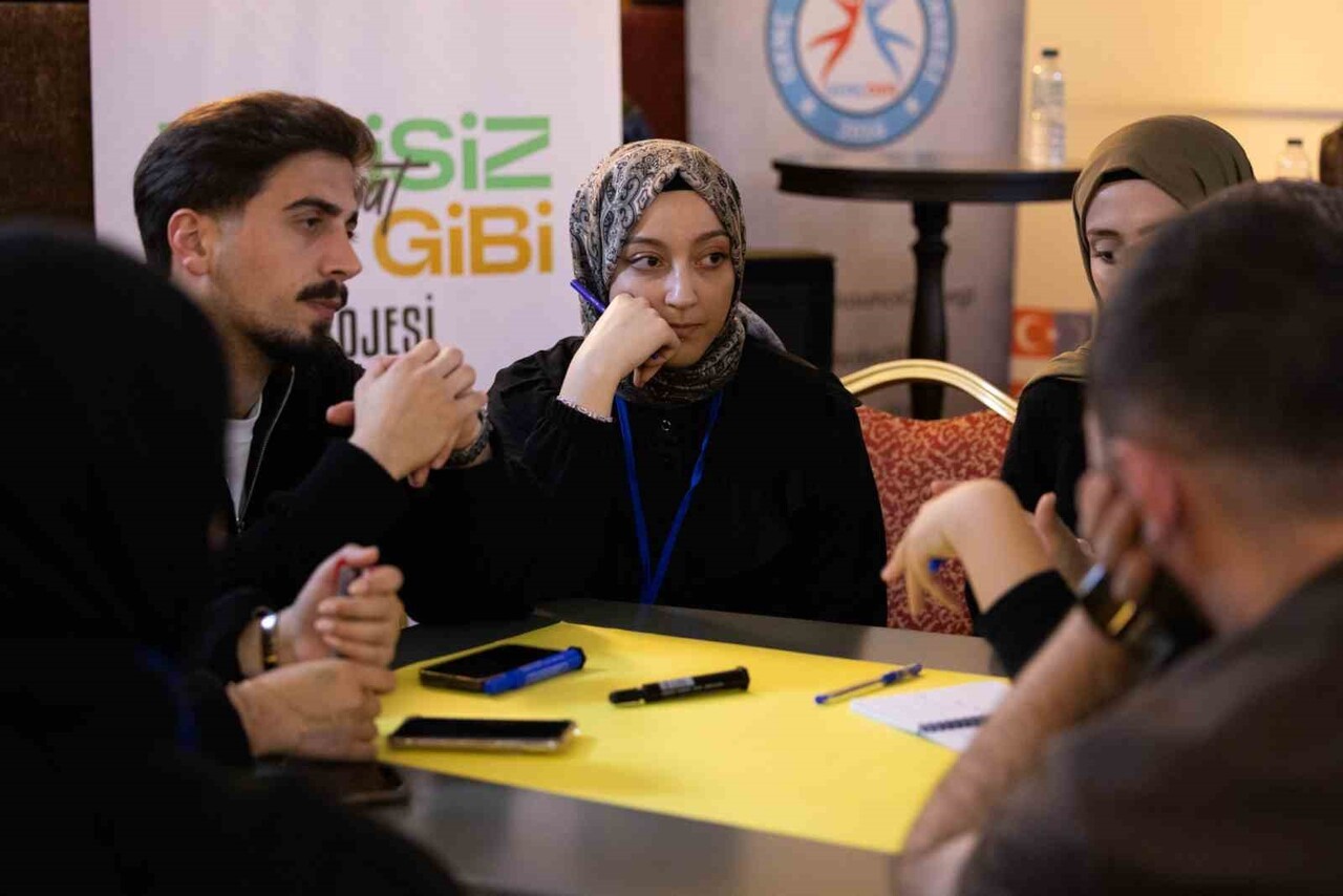 PROJENİN İLK AŞAMASINDA ÇAYELİ İLÇESİNDE ‘DİJİTAL BAĞIMLILIKLA MÜCADELE EĞİTMEN EĞİTİMİ'...