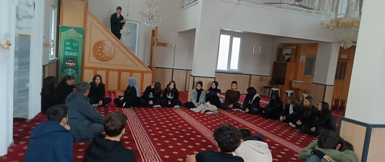 PROJENİN ODUNPAZARI AYAĞINDAKİ BİR DİĞER ETKİNLİKTE İSE ETİ SOSYAL BİLİMLER LİSESİ ÖĞRENCİLERİ...