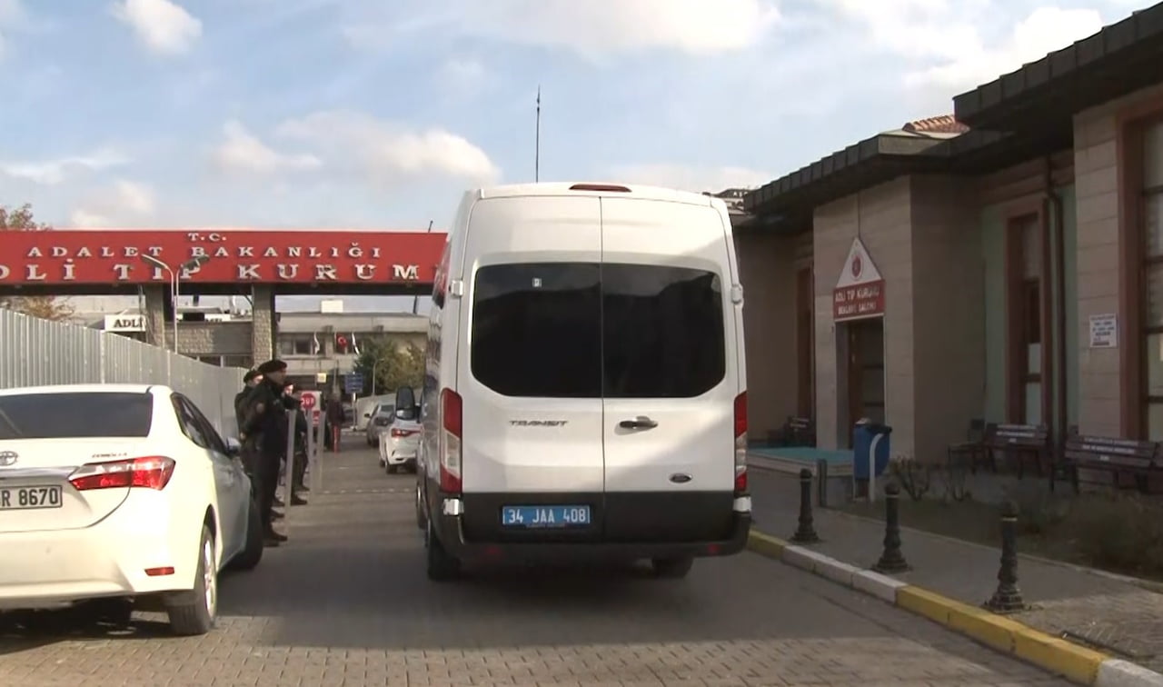 SADETTİN SARAN, İFADE İŞLEMLERİNİN TAMAMLANMASININ ARDINDAN SAÇ VE KAN ÖRNEKLERİ VERMEK ÜZERE ADLİ...