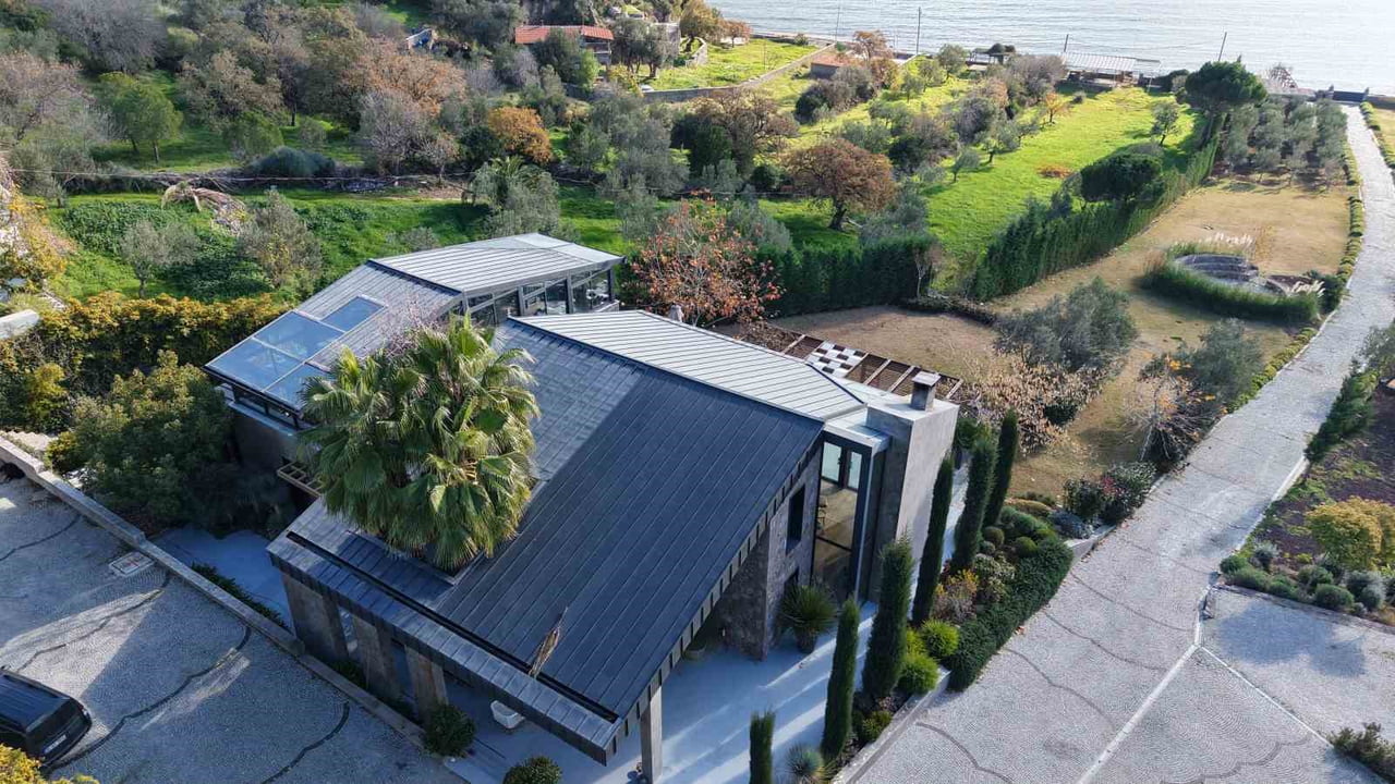 SADETTİN SARAN’IN KURUOBA KÖYÜNDEKİ VİLLASI DRON İLE HAVADAN GÖRÜNTÜLENDİ.