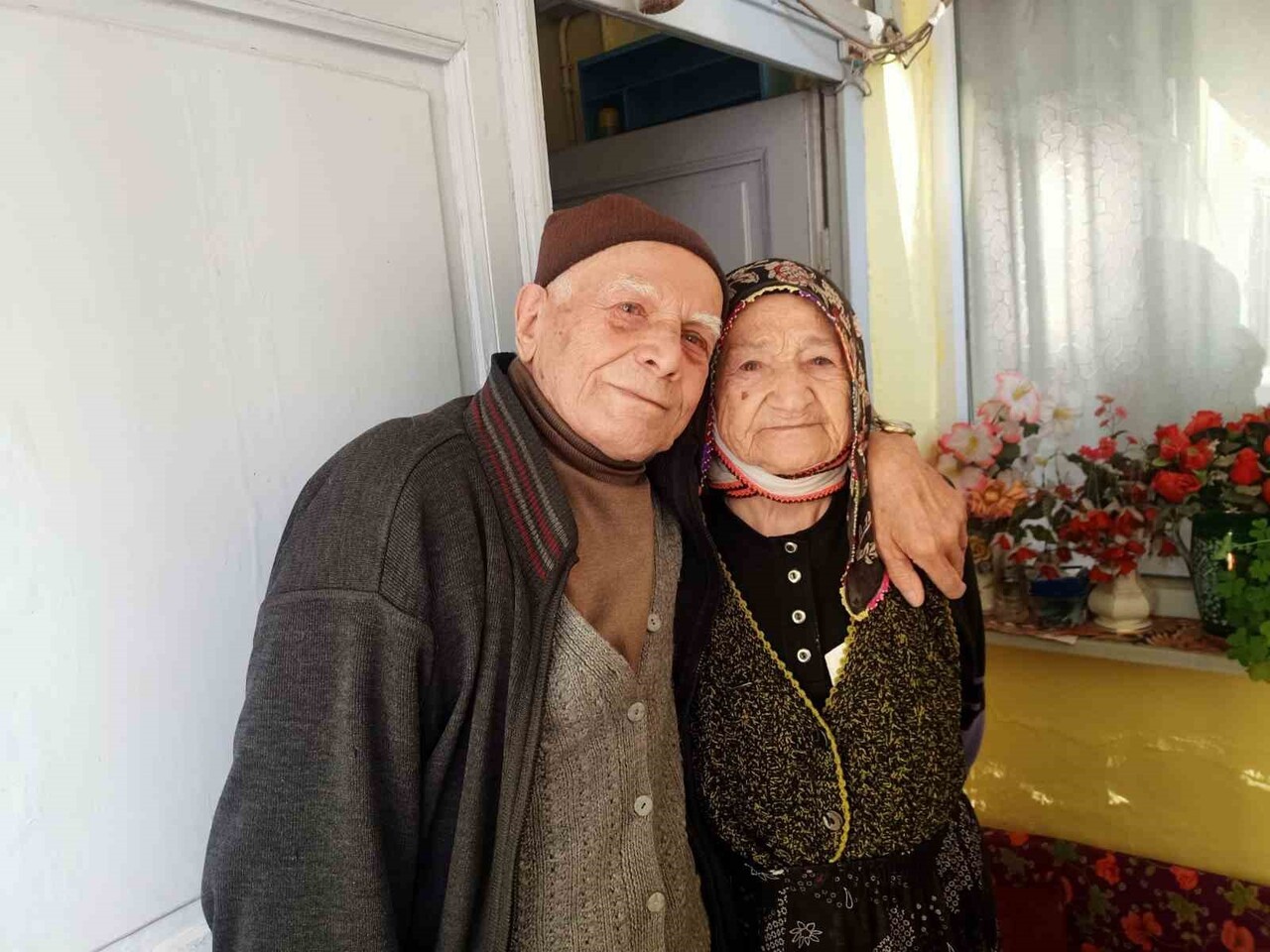 SAFFET CANSAL'IN 72 SENELİK EŞİ "BEN AĞLADIM. MAVİŞİM GİTTİ DİYE, O YIKARDI BEN ÇARŞAFLARLA...