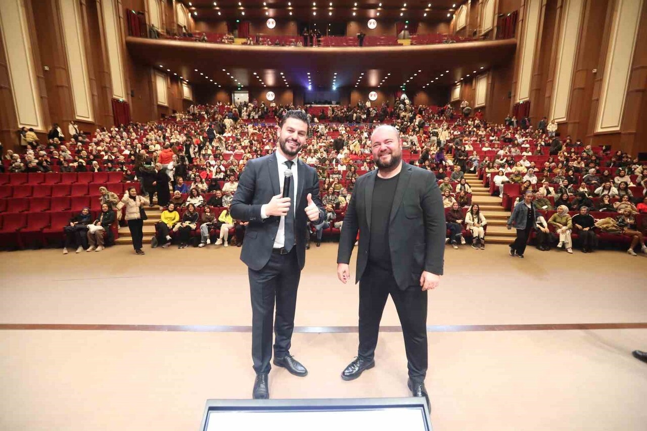 ŞAHİNBEY BELEDİYESİ, LGS VE YKS'YE HAZIRLANAN ÖĞRENCİLERİN SINAV SÜRECİNİ DAHA VERİMLİ VE MOTİVE...