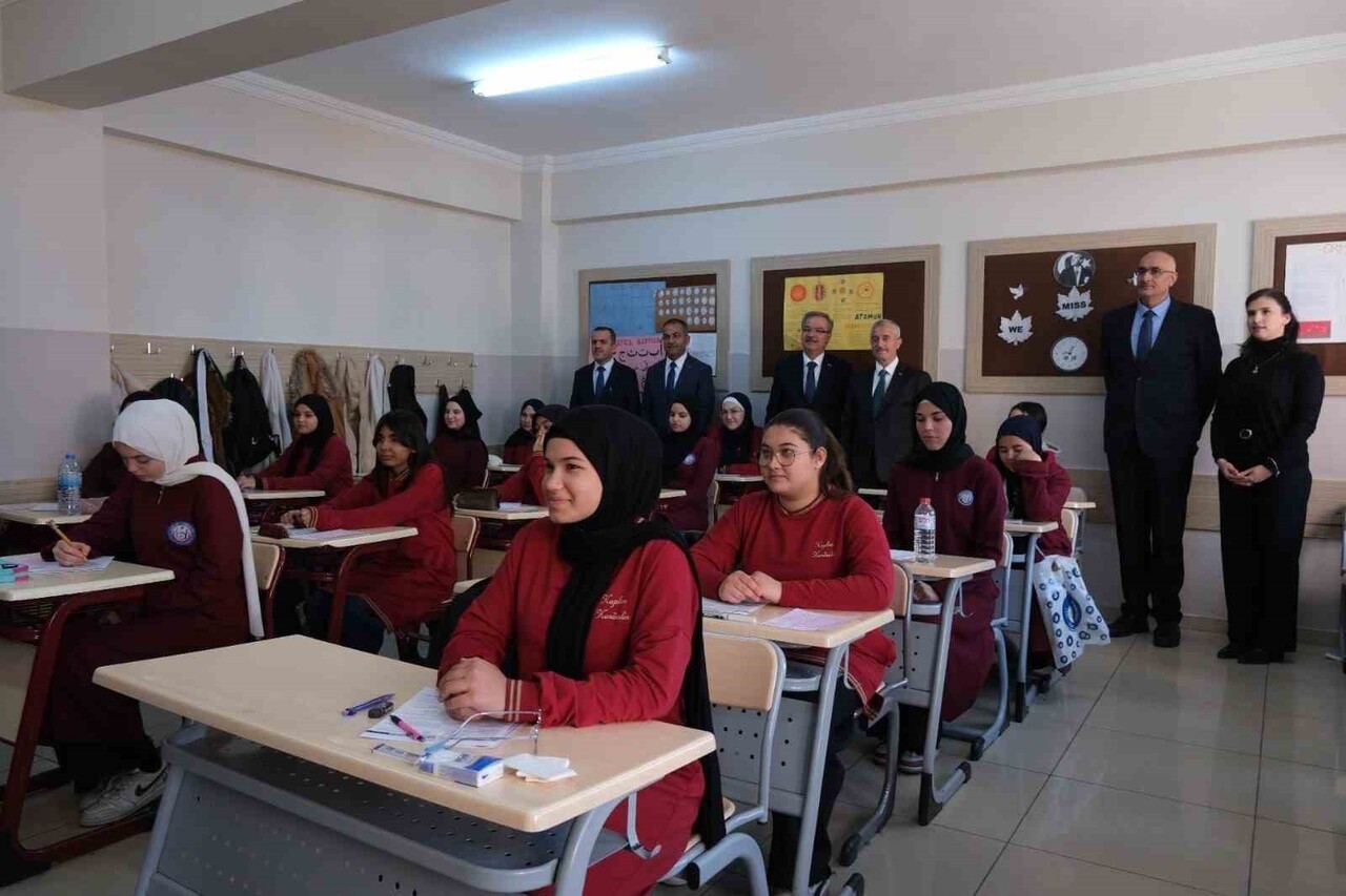 ŞAHİNBEY BELEDİYESİ’NİN BU YIL 8’İNCİSİNİ DÜZENLEDİĞİ "UMRE ÖDÜLLÜ KİTAP OKUMA YARIŞMASI"...