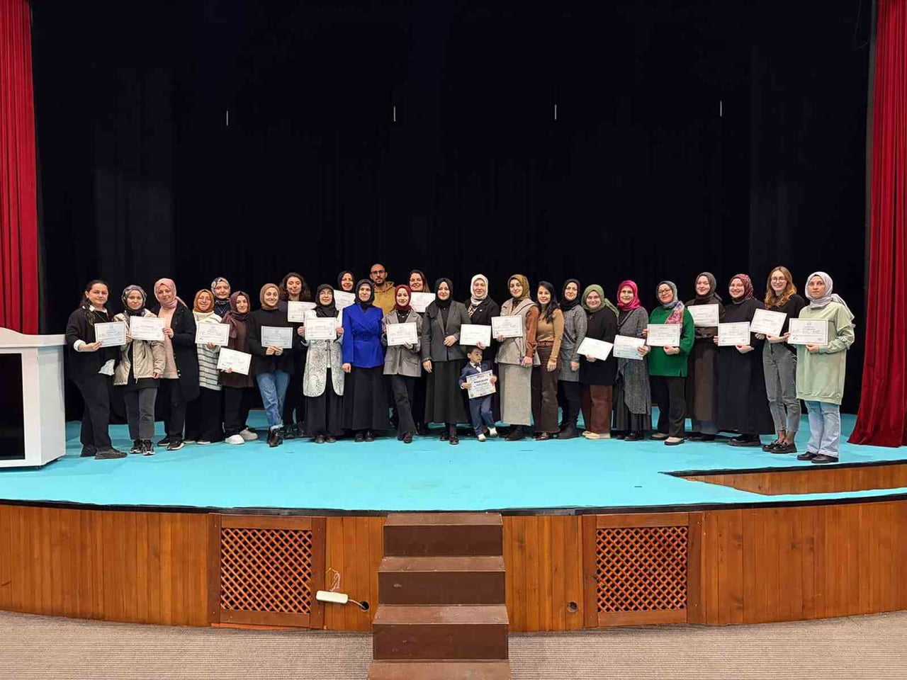 SAKARYA BÜYÜKŞEHİR BELEDİYESİ TARAFINDAN DÜZENLENEN TÜRK İŞARET DİLİ KURSU BAŞARIYLA...