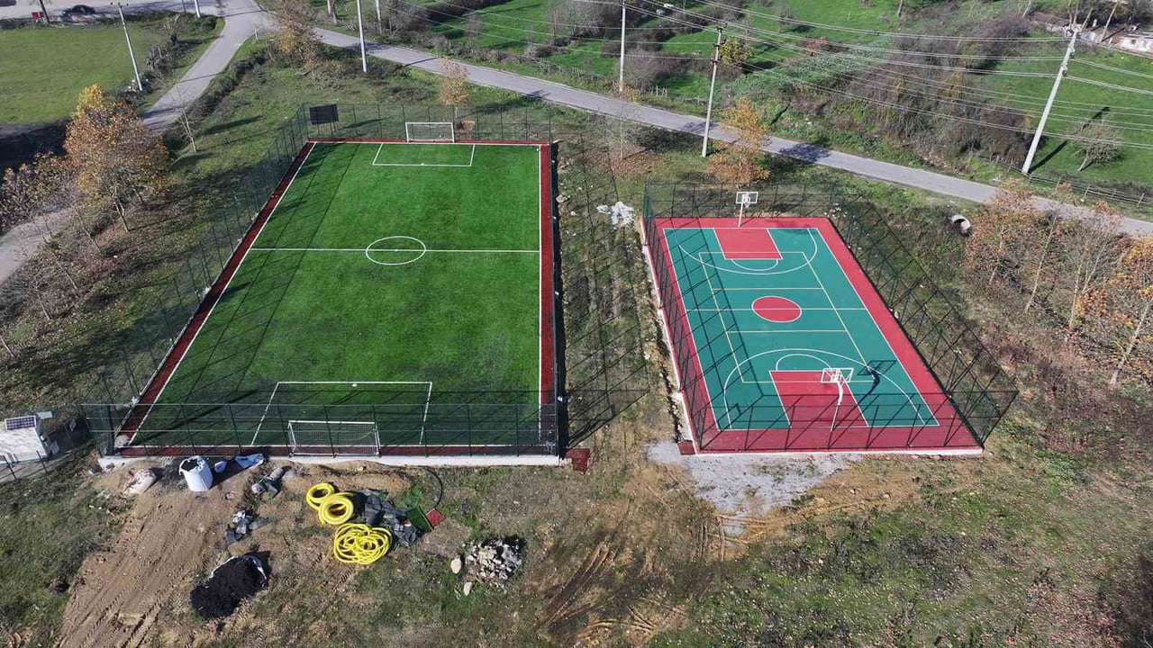 SAKARYA BÜYÜKŞEHİR BELEDİYESİ TARAFINDAN, KENTİN SPOR ALTYAPISINI GÜÇLENDİRMEK AMACIYLA SÖĞÜTLÜ...