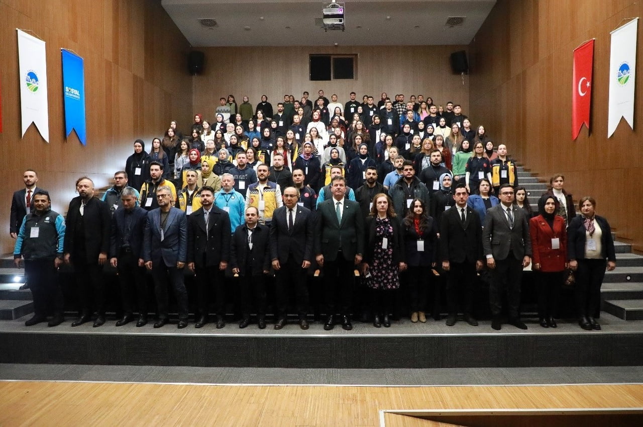 SAKARYA’DA İLK KEZ GERÇEKLEŞTİRİLEN ‘I. ULUSAL HASTANE ÖNCESİ ACİL SAĞLIK HİZMETLERİ SEMPOZYUMU’...