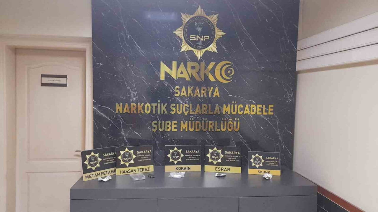 SAKARYA’NIN HENDEK İLÇESİNDE UYUŞTURUCU İLE MÜCADELE KAPSAMINDA İL EMNİYET MÜDÜRLÜĞÜNCE...