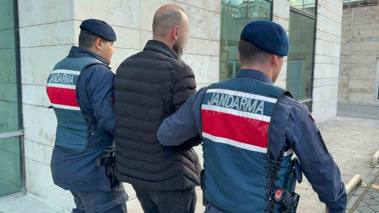 SAMSUN'DA YOLCU ALMA SIRASI YÜZÜNDEN ARALARINDAKİ HUSUMETİN DEVAMINDA MESLEKTAŞINI TABANCAYLA...