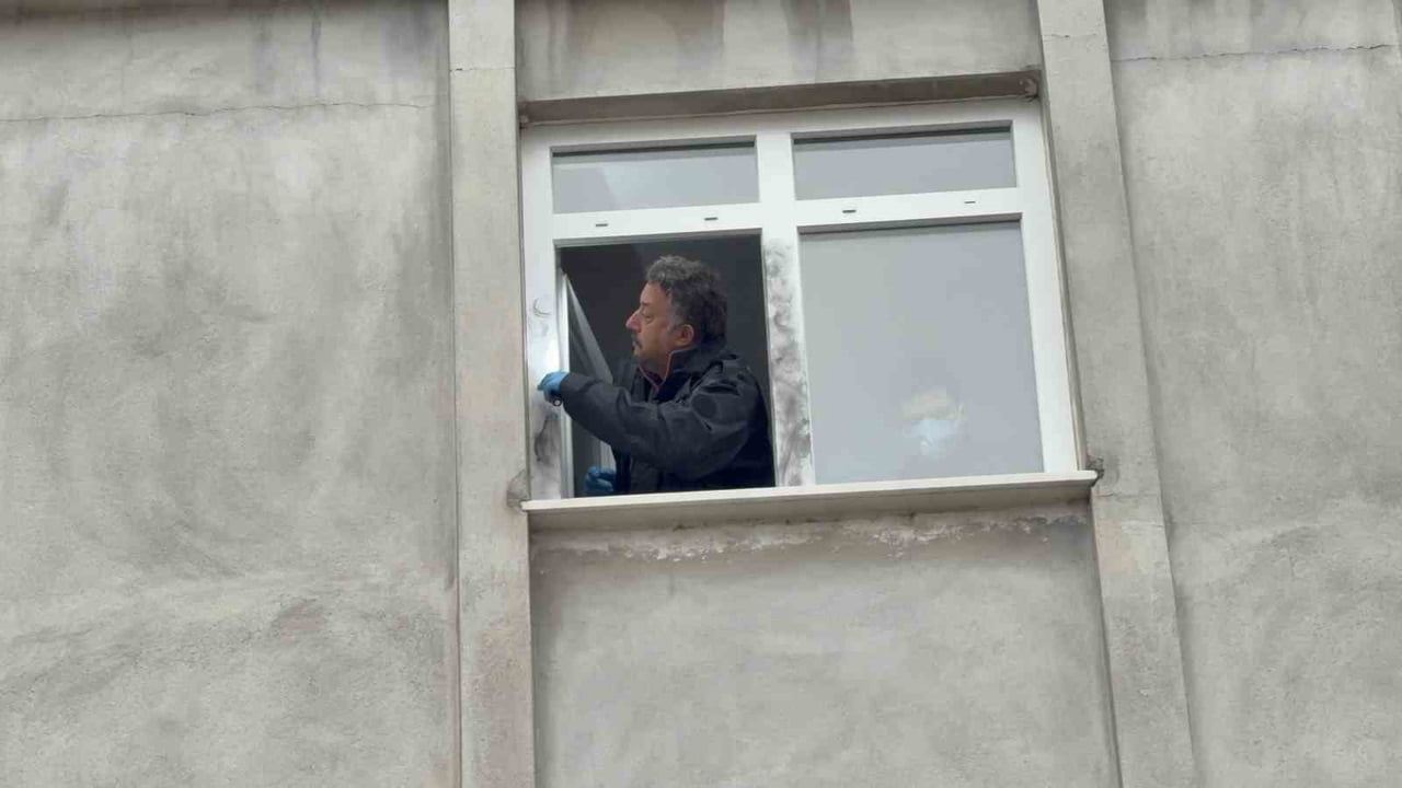 SAMSUN’DA 3. KATTAKİ EVİNİN PENCERESİNDEN DÜŞEN 63 YAŞINDAKİ SELAMİ ERÇİN (63), İNCİR AĞACININ...