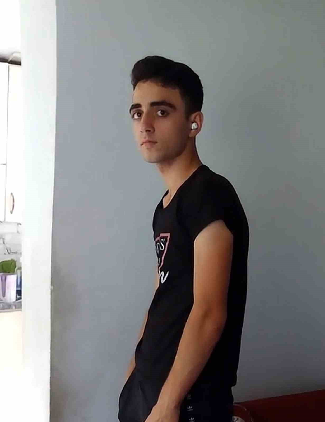 SAMSUN’DA KESTİĞİ AĞAÇ ÜZERİNE DEVRİLEN 19 YAŞINDAKİ TEKİN GÖNÜLTAŞ HAYATINI...