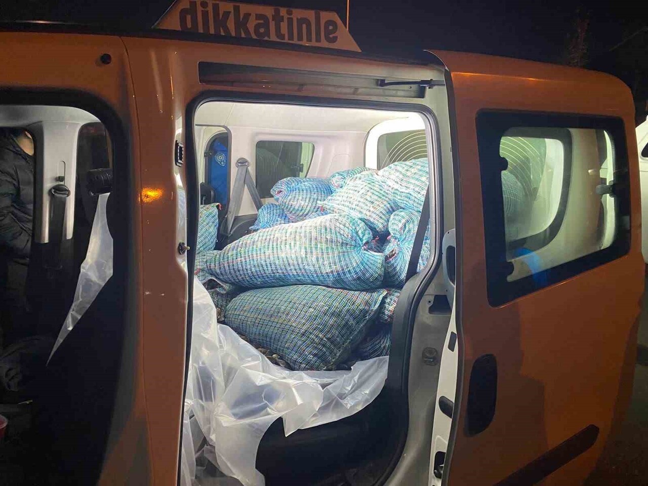 SAMSUN’DA NARKOTİK SUÇLARLA MÜCADELE ŞUBE MÜDÜRLÜĞÜ VE DENİZ LİMANI ŞUBE MÜDÜRLÜĞÜ EKİPLERİNCE...