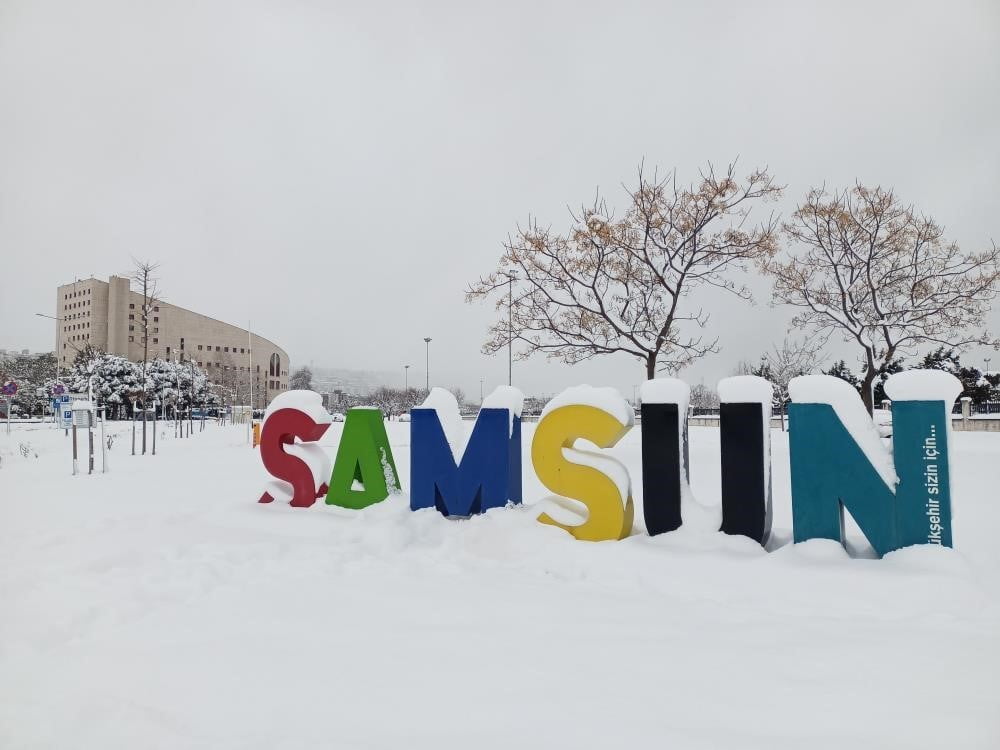 SAMSUN İL MİLLİ EĞİTİM MÜDÜRLÜĞÜ, ALAÇAM'DA ETKİLİ OLAN KAR YAĞIŞI NEDENİYLE İKİ OKULDA...