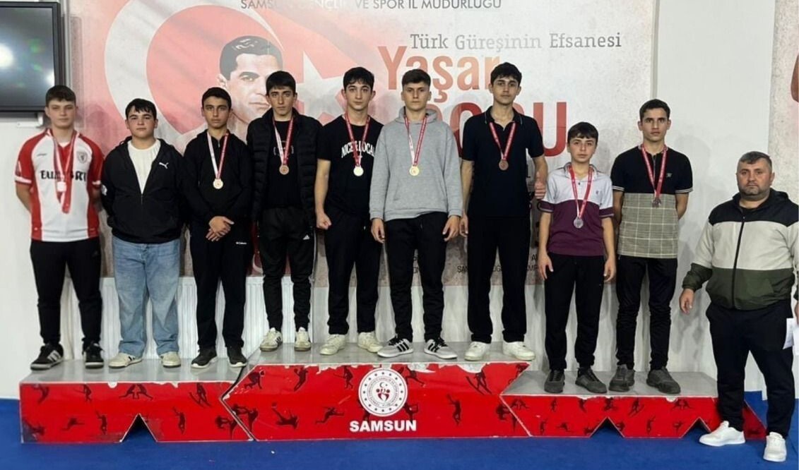 SAMSUN’UN AYVACIK İLÇESİNDE OKUL SPORLARI KAPSAMINDA BAŞLATILAN GÜREŞ KURSU MEYVELERİNİ VERMEYE...