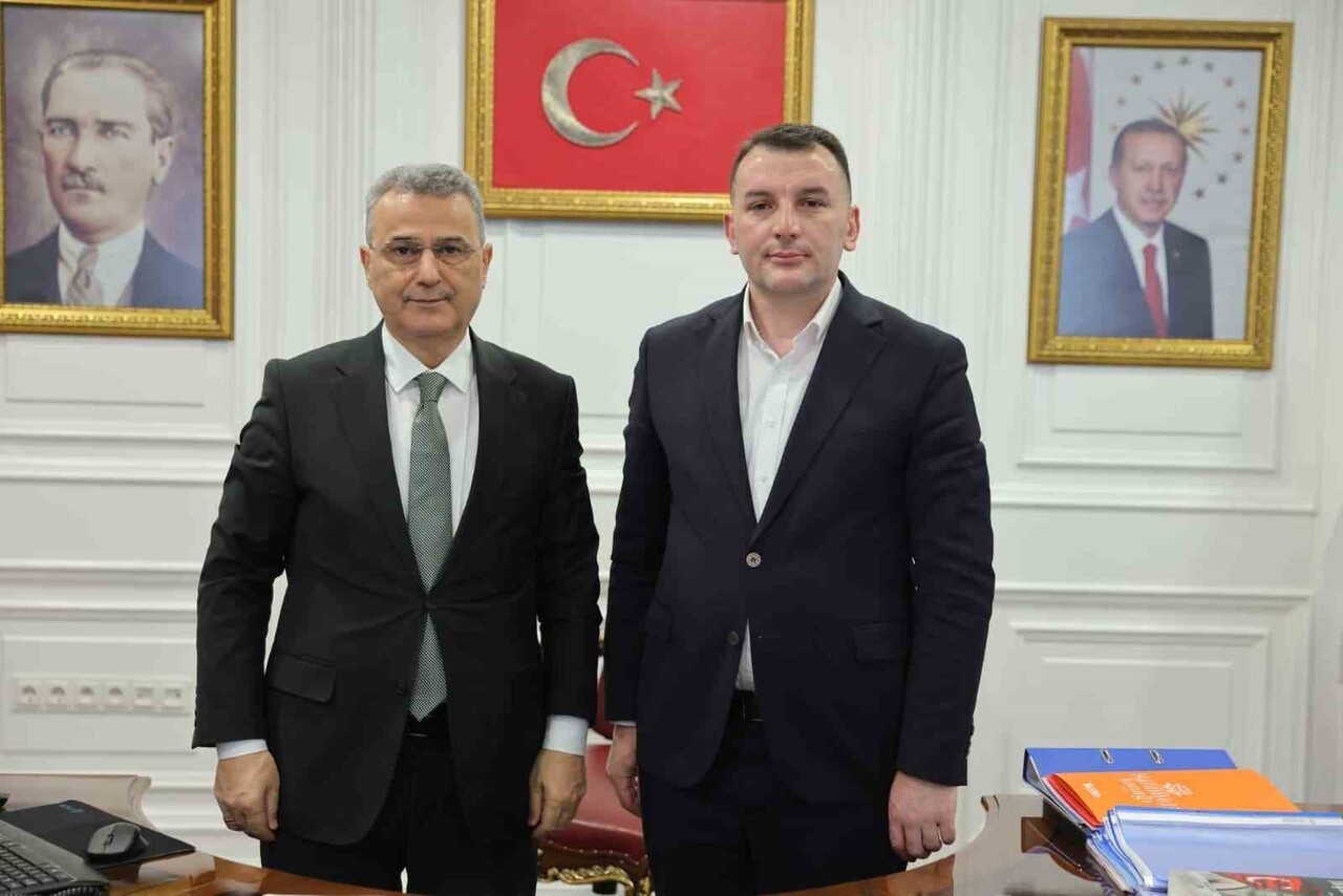 SAMSUN’UN İLKADIM BELEDİYE BAŞKANI İHSAN KURNAZ, BELEDİYELER ARASI KARDEŞLİK BAĞLARINI...