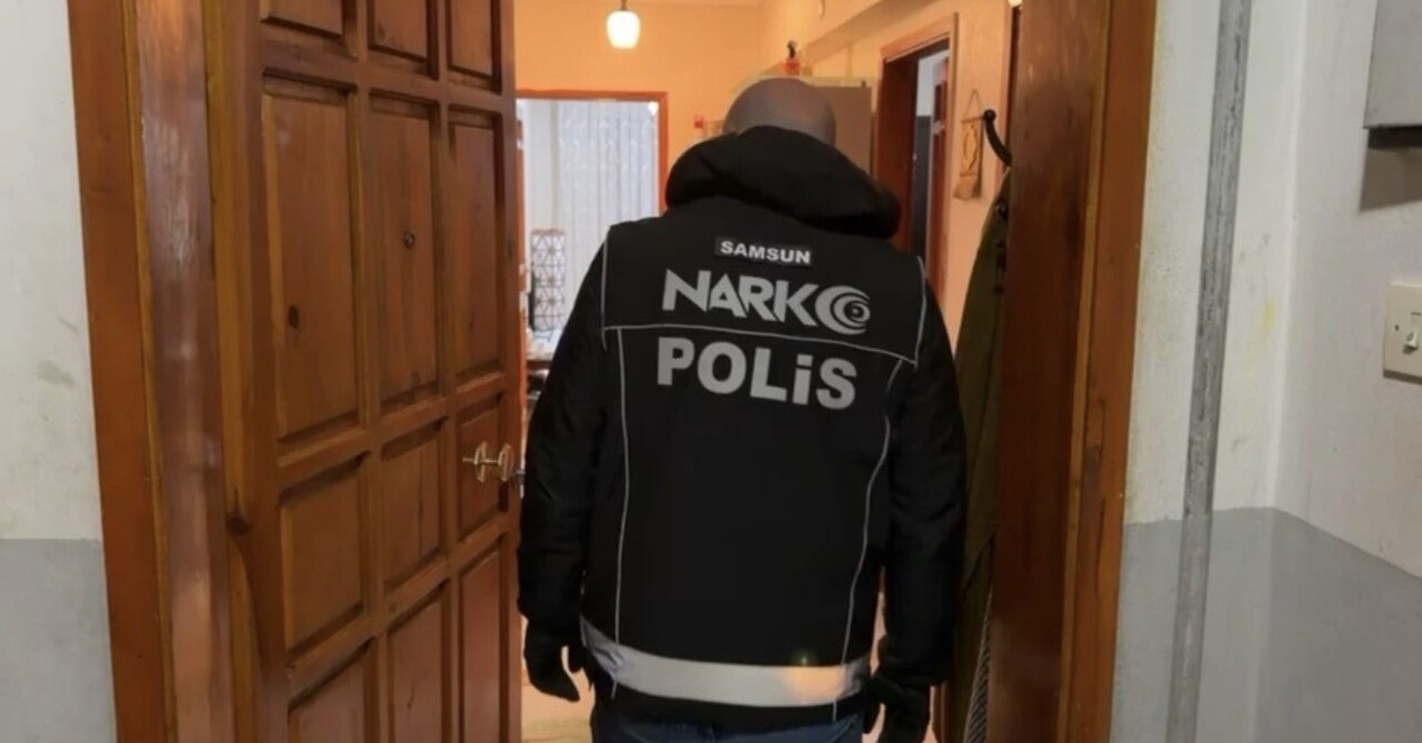 SAMSUN’UN İLKADIM İLÇESİNDE NARKOTİK EKİPLERİNCE DÜZENLENEN OPERASYONDA 10 BİN ADEDİN ÜZERİNDE...