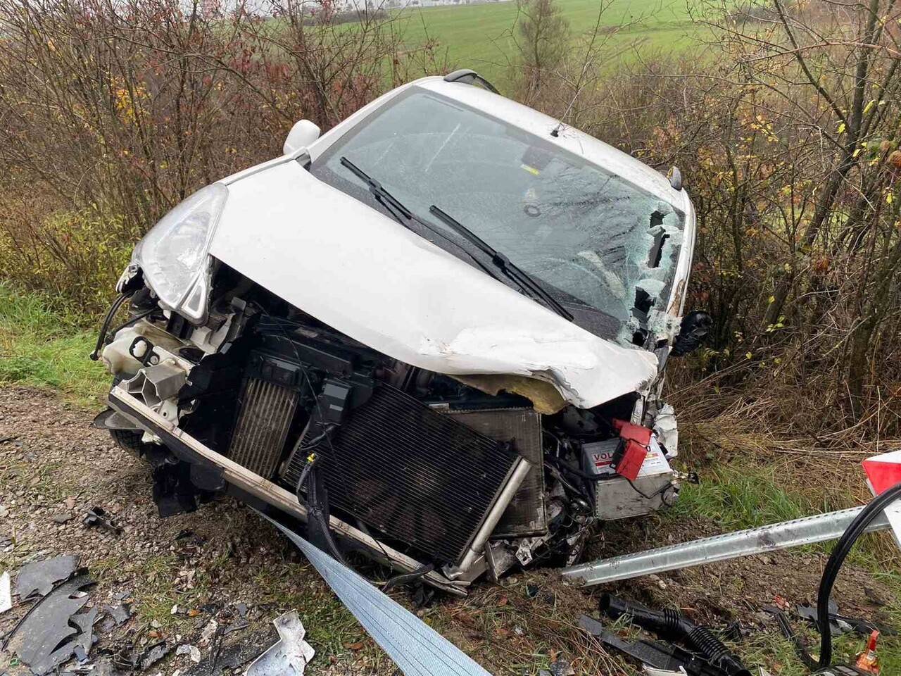 SAMSUN’UN KAVAK İLÇESİNDE HAFİF TİCARİ ARACIN KAMYONA ARKADAN ÇARPMASI SONUCU MEYDANA GELEN TRAFİK...