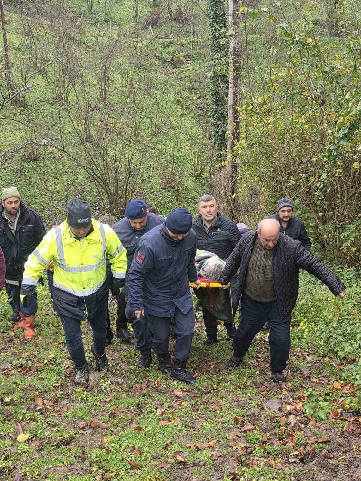 SAMSUN’UN TERME İLÇESİNDE GECE SAATLERİNDE EVDEN AYRILAN ALZHEİMER HASTASI YAŞLI KADIN, SABAH...