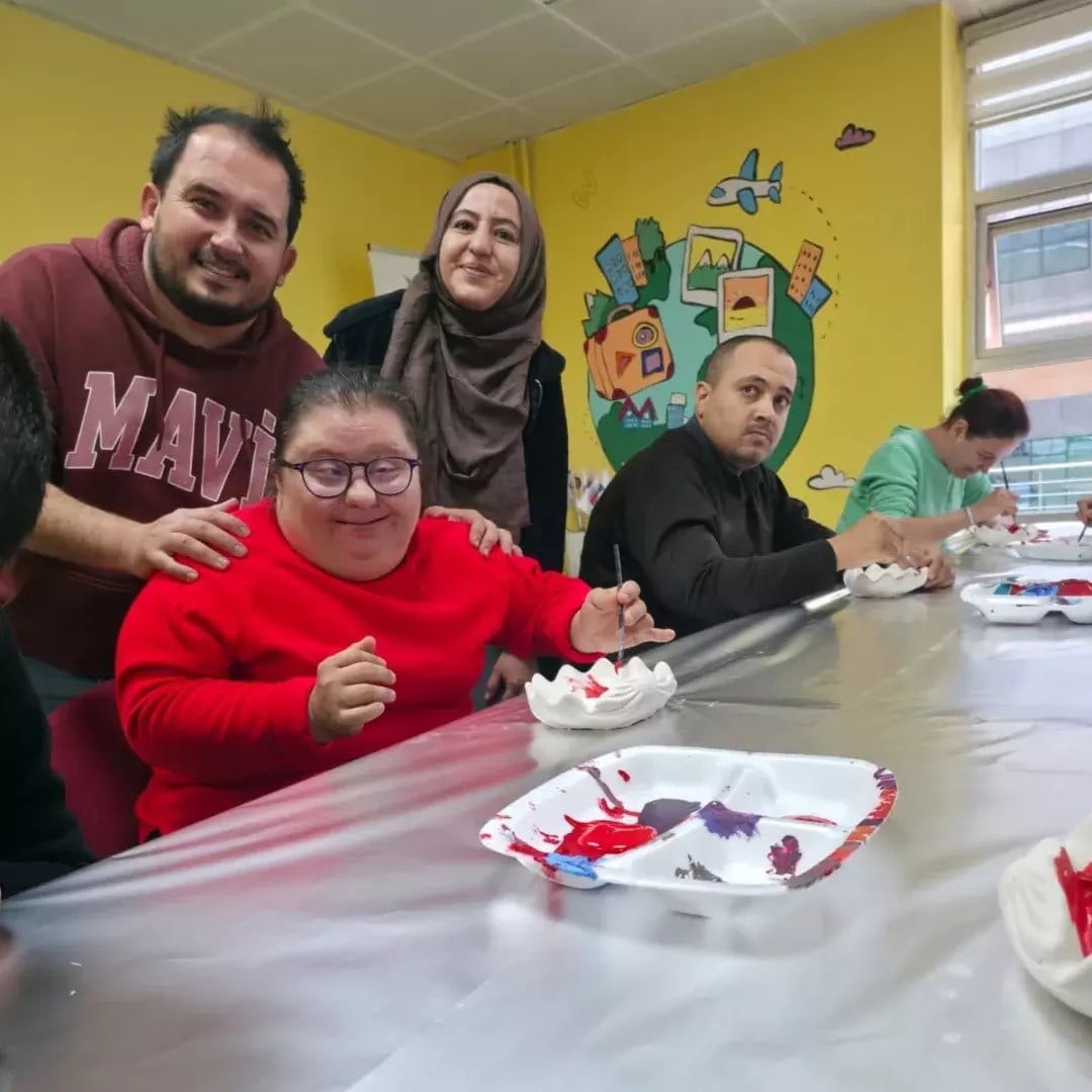 SANATIN BİRLEŞTİRİCİ GÜCÜ ENGELSİZ YÜREKLER SERAMİKTE BULUŞTU