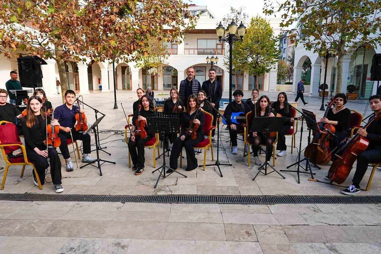 SANCAKTEPE’DE GENÇ YETENEKLERİN ESERLERİ GÖRÜCÜYE ÇIKTI
