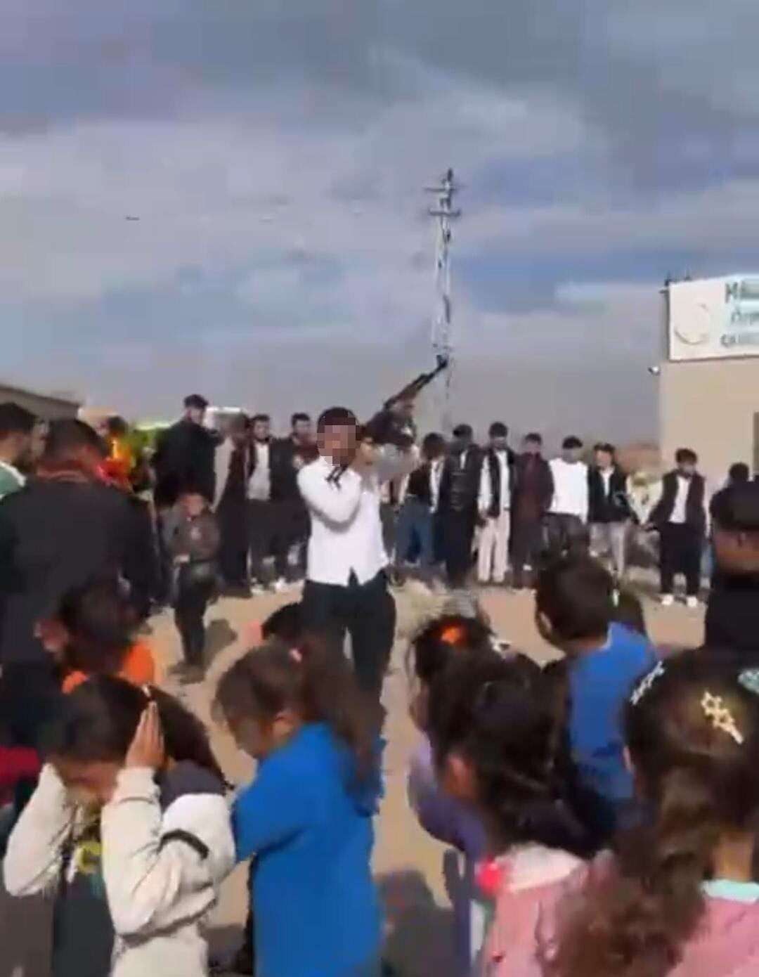 ŞANLIURFA’DA DÜĞÜNDE UZUN NAMLULU SİLAHLA HAVAYA ATEŞ AÇTI