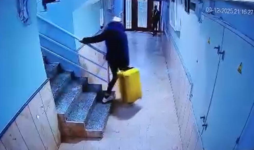 ŞARKICI GÜLLÜ'NÜN ÖLÜMÜYLE İLGİLİ SORUŞTURMA ÇERÇEVESİNDE İSTANBUL'DA KALDIKLARI EVDEN VALİZLERLE...