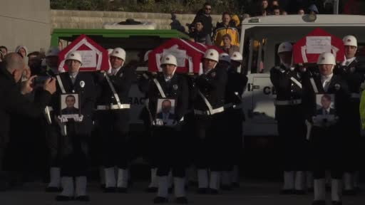 Şehit polisler için Yalova Emniyet Müdürlüğü önünde tören düzenlendi