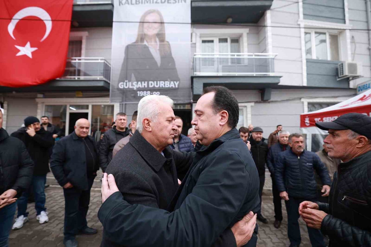 ŞEHZADELER BELEDİYE BAŞKANI GÜLŞAH DURBAY’IN VEFATININ 7. GÜNÜ DOLAYISIYLA AİLESİNİN YAŞADIĞI...