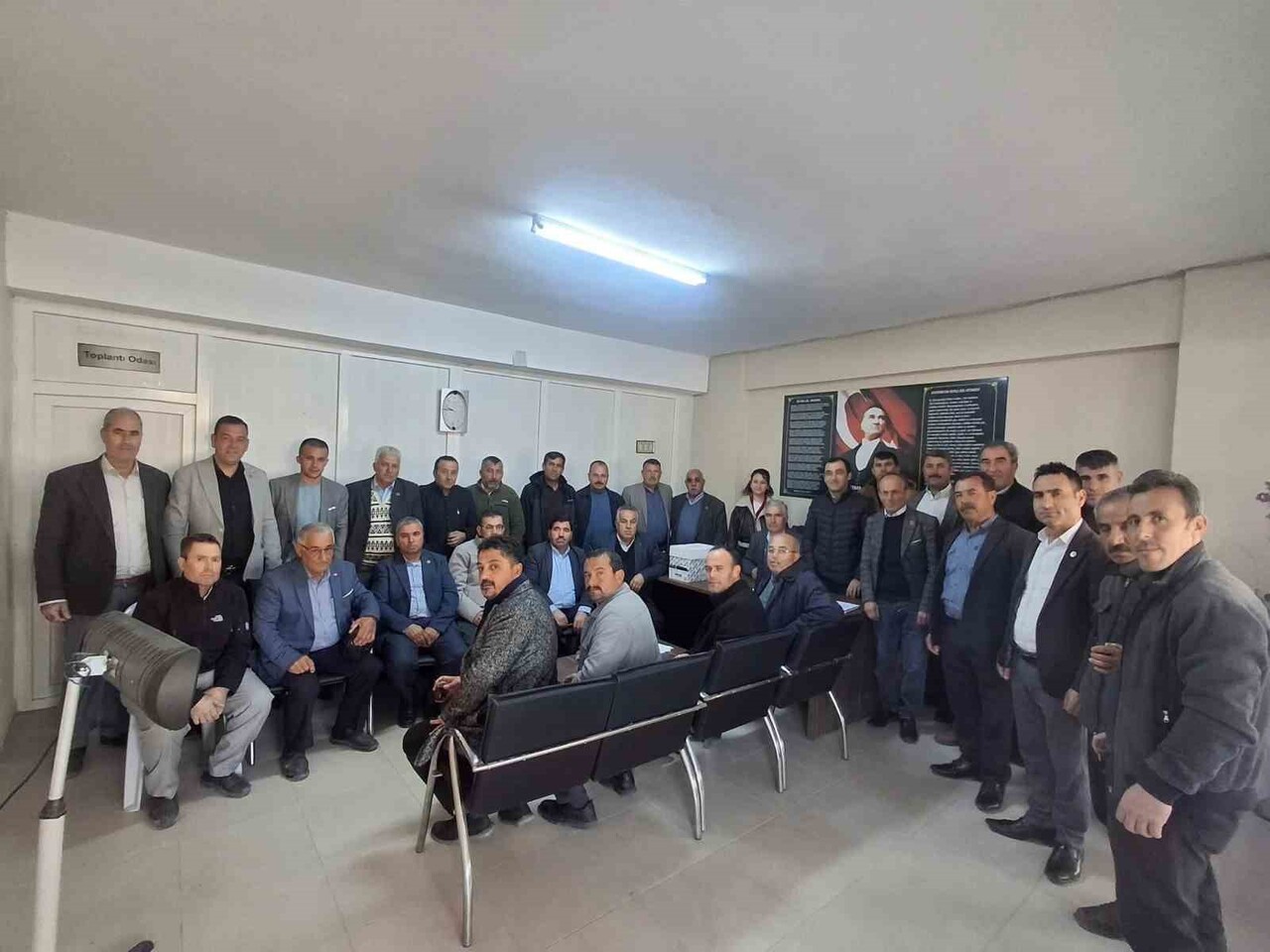 SELENDİ SOSYAL YARDIMLAŞMA VE DAYANIŞMA VAKFI MÜTEVELLİ HEYETİNE MUHTAR ÜYELER BELİRLENDİ. YAPILAN...