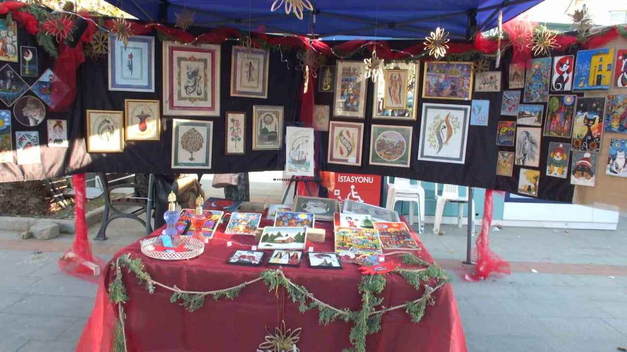 SERGİDEKİ RESİMLER