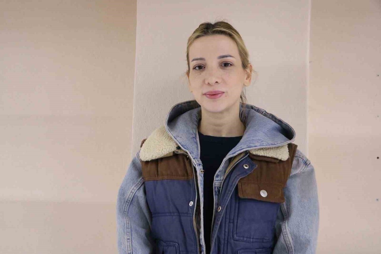 ŞEYDA YOLTAŞ, KAPALI ORTAMDA UYGULANAN UZAY TARIMI YÖNTEMİYLE 50 METREKARELİK BİR ALANDA SAFRAN...