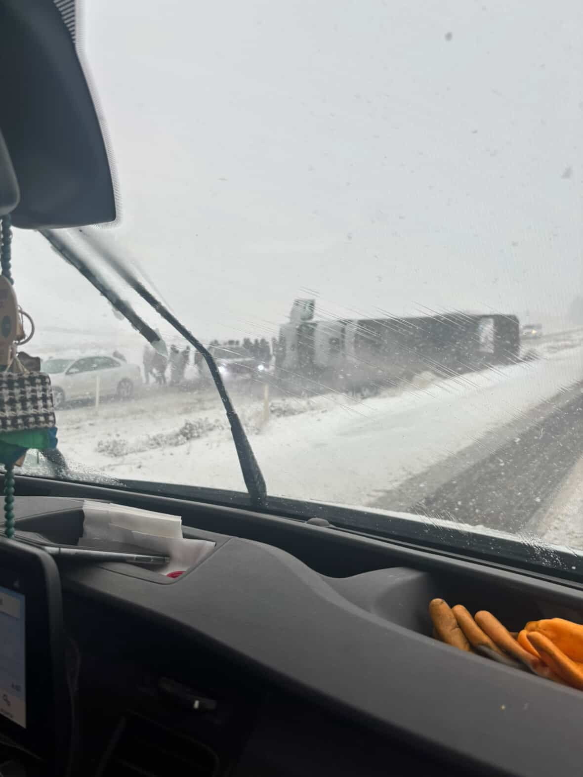 SİİRT’İN KURTALAN İLÇESİNDE KAMYONUN DEVRİLDİĞİ KAZADA 1 KİŞİ YARALANDI.